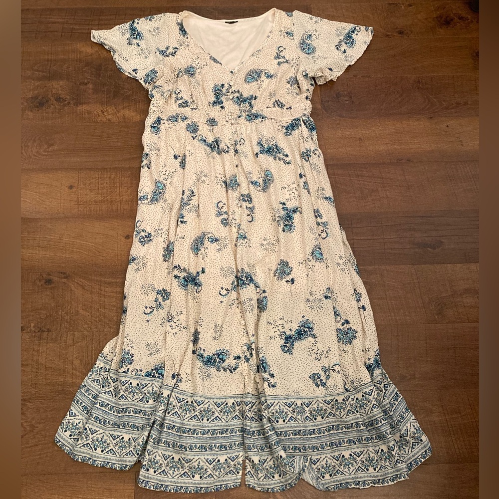 Torrid 2 Maxi Dress Cream w/ Blue Boho Floral Coastal Cottagecore PlusWomen’s 2X